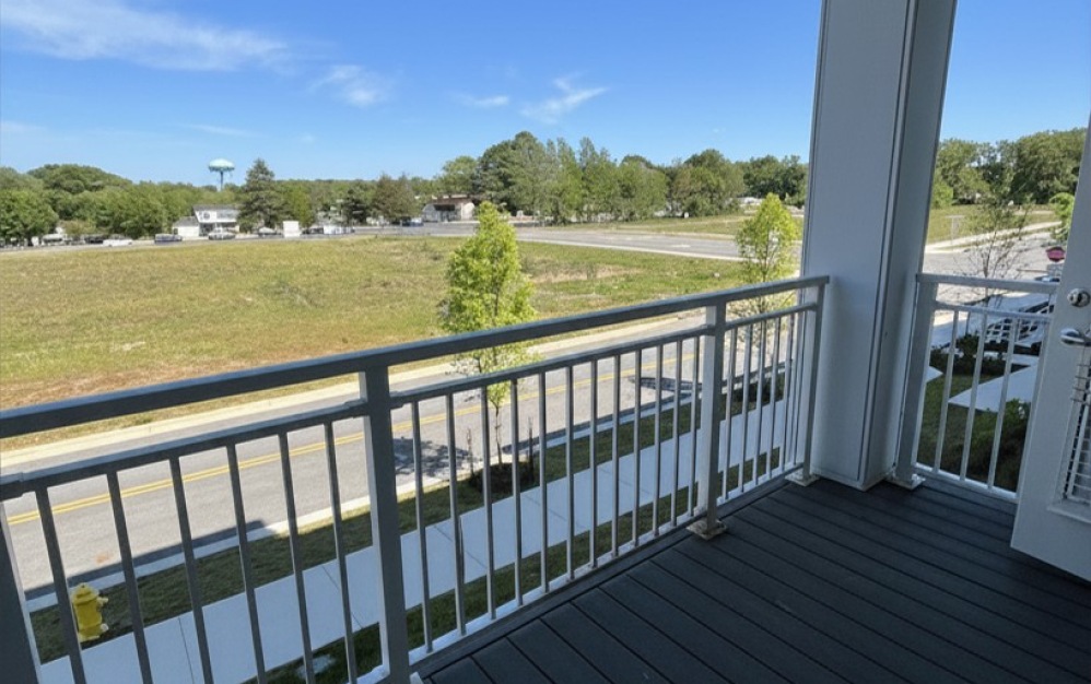 C5 - 2 bedroom floor plan layout with 2 bathrooms and 1183 square feet (Balcony)