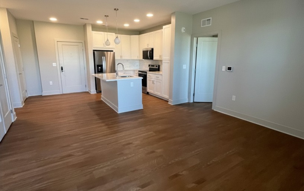 C5 - 2 bedroom floor plan layout with 2 bathrooms and 1183 square feet (Living Room)